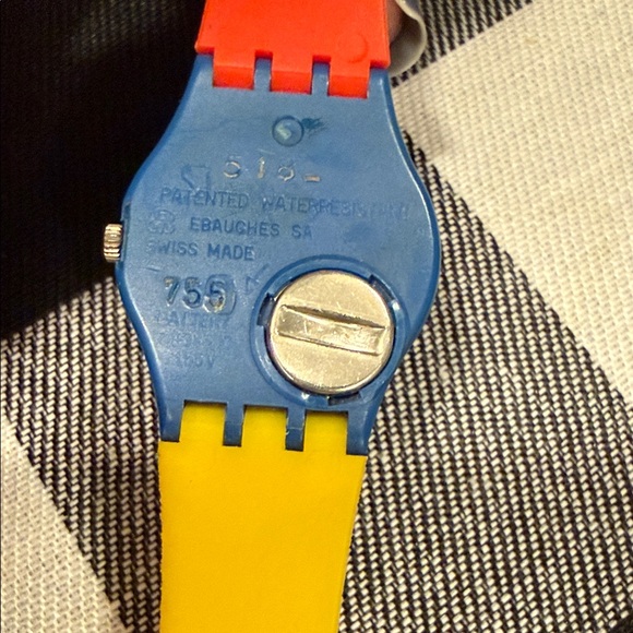 Vintage 1985 Swatch Ladies' Tri-Color Racer (LS102) watch - Picture 4 of 5